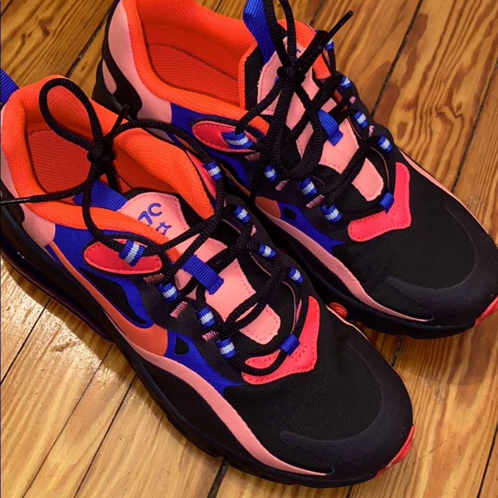 Nike 270 Girls Size 5